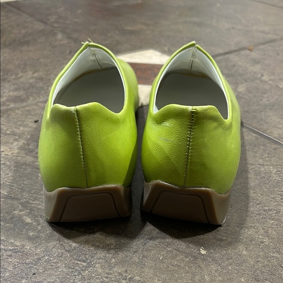 Women's Green Flats - Picture 4 of 5